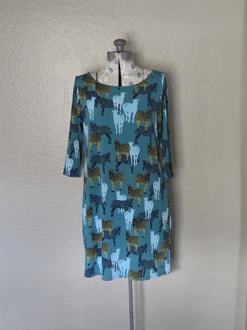 Leota Teal Zebra Print Shift Dress - L